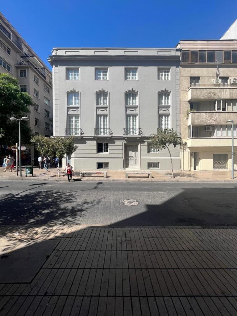 Hom I Acogedor Y Luminoso En Iconico Barrio Santiago del Cile